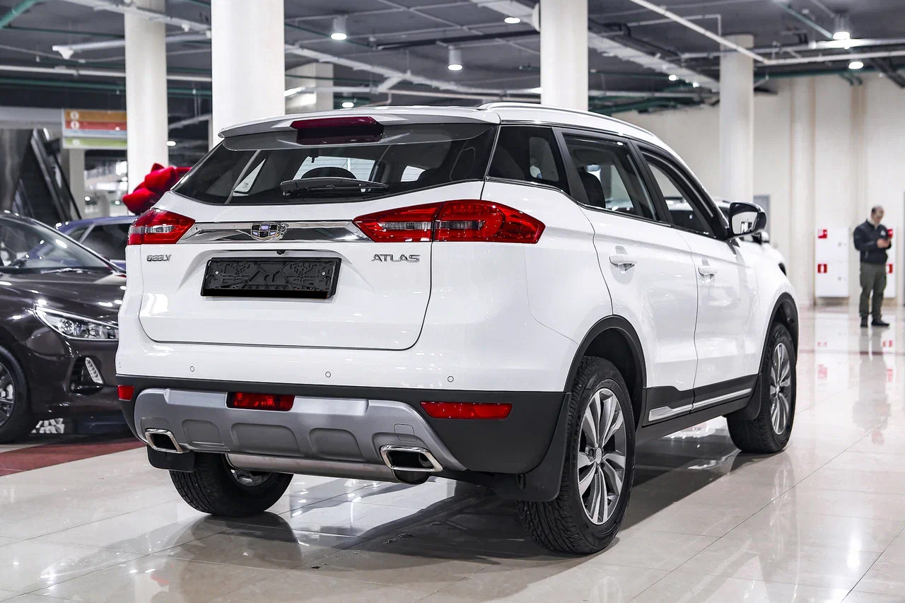 Geely atlas pro 2022 белый. Geely atlas pro pro 2022. Новый джили атлас полный привод отзывы. Новый geely atlas 2023 красный. Джили атлас отзывы реальных владельцев.